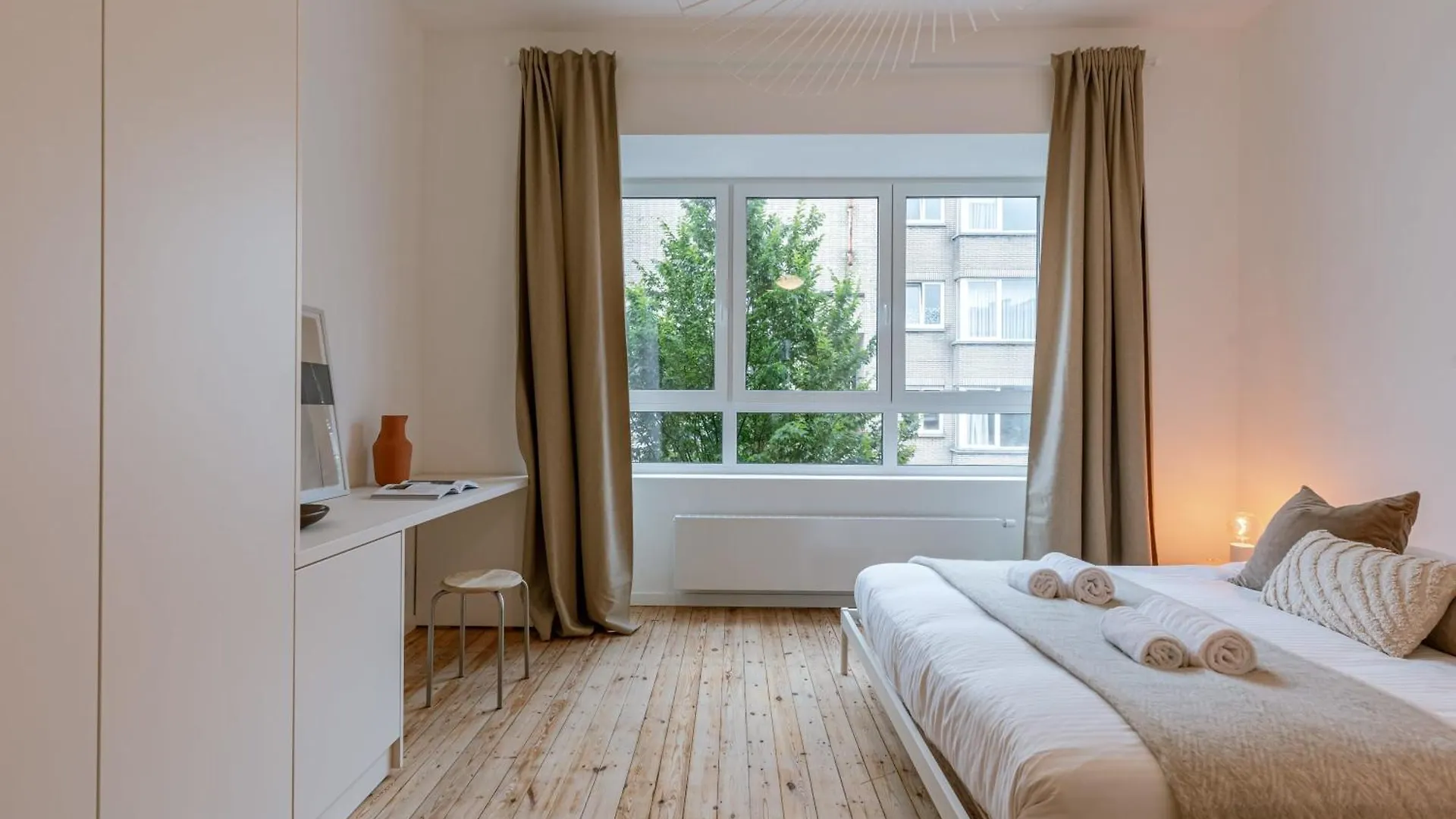 Huswell - Charming Apartment With Cozy Balcony Antwerp